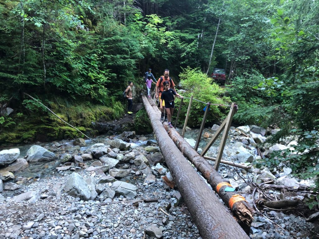 Tunnel Bluffs - Magnesia Creek