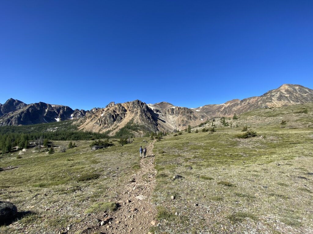 Cathedral Lakes Rim Trail - Approaching Ladyslipper Lake