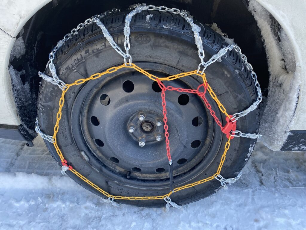 Tire Chains Subaru Forester - Diamond Head Parking