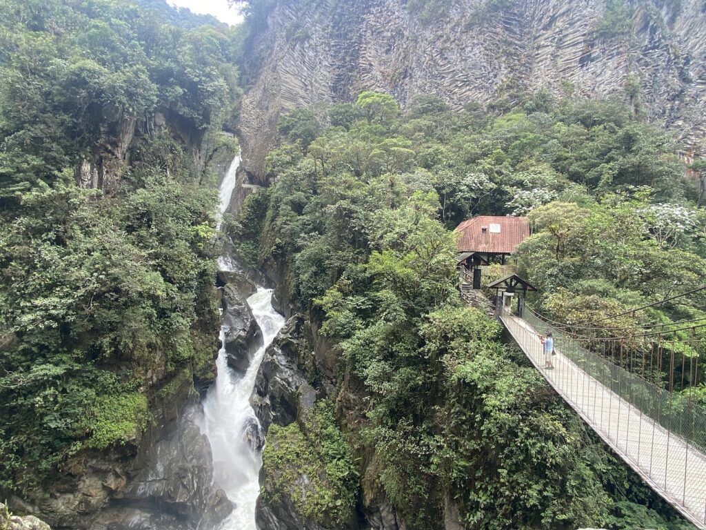 Banos Pailón del Diablo