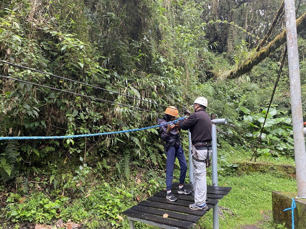 Ecuador Banos Puntzan Canopy Ziplining