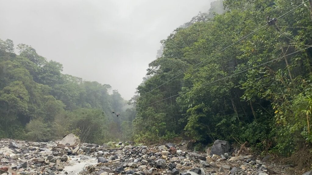 Ecuador Banos Puntzan Canopy Ziplining