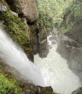 Banos Cascada el Pailon