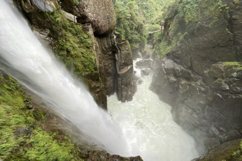 Banos Cascada el Pailon